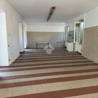 NEGOZIO A TRESCORE BALNEARIO