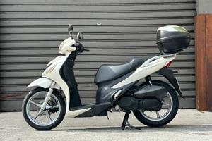 Suzuki SIXteen 150
