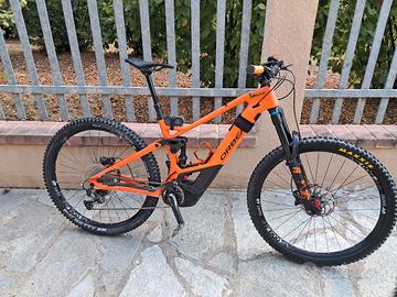 bicicletta e-mtb