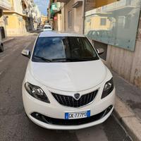 Lancia y 1.0 hybrid