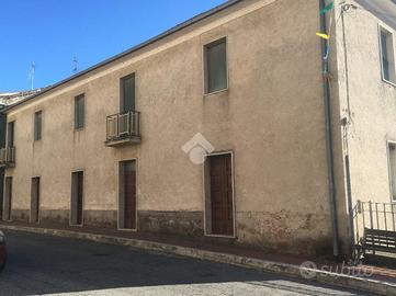 CASA SEMINDIPENDENTE A CASALVIERI