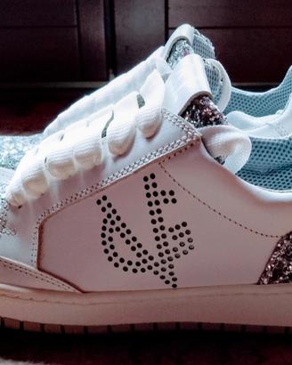 Scarpe Sneakers Valentina Giorgi

numero 36
