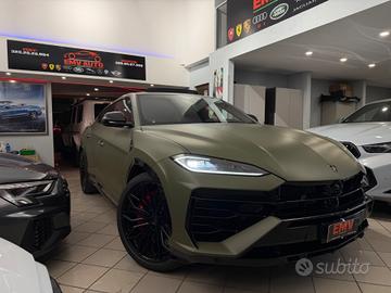 Urus 4.0 SE ive esposti a pronta consegna 820cv
