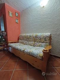 Divano letto sfoderabile con struttura in legno