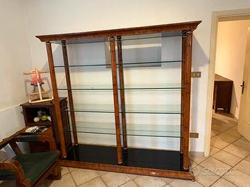 Libreria in radica e vetro
