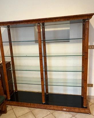 Libreria in radica e vetro