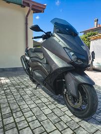 SCOOTER TMAX  530