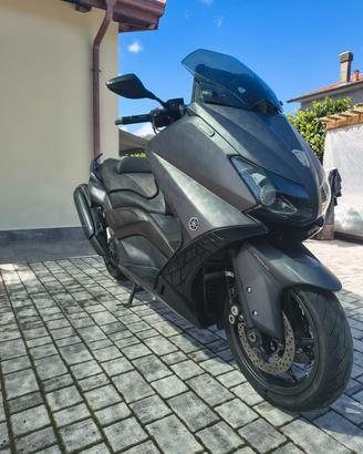 SCOOTER TMAX  530