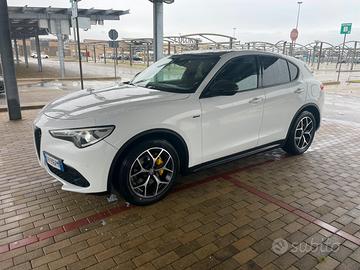 Stelvio executive 180cv