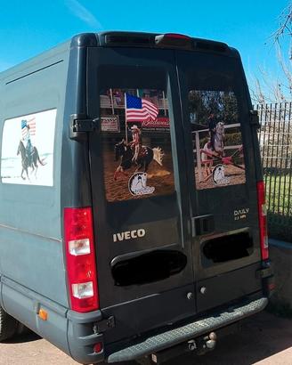 Furgone IVECO Daily 35C12passo lungo gancio traino