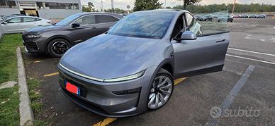 Tesla Model Y Long Range RWD, subentro leasing