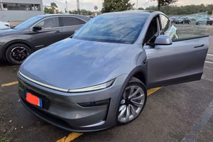Tesla Model Y Long Range RWD, subentro leasing