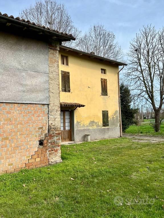 Rustico / Casale di 500 m² con più di 5 locali e b - Vista 4