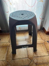 Sgabellino in plastica