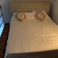 Letto mattimoniale con contenitore