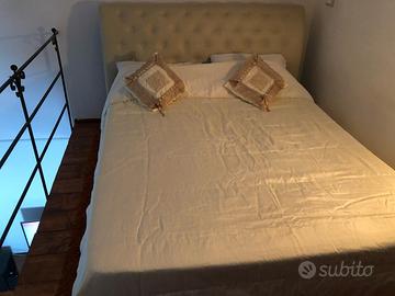 Letto mattimoniale con contenitore