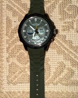 Orologio verde militare.