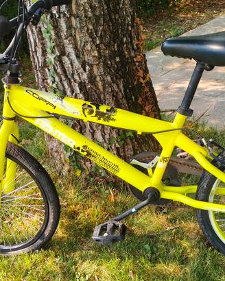 bici bmx coppi street fighter gialla fluo