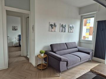 Bilocale ristrutturato a arredato zona Nolo