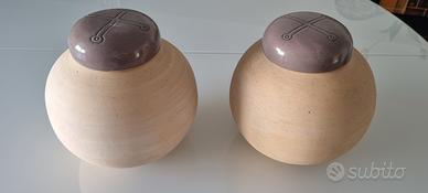 Coppia di vasi artiganali in ceramica 