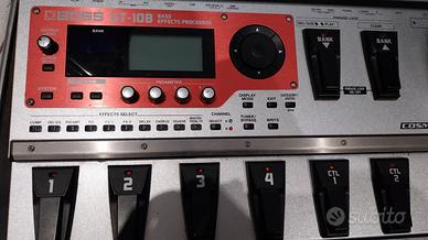 Pedaliera BOSS GT10B + flight case Stagg