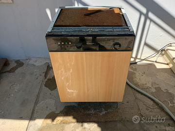Lavastoviglie ARISTON (PrezzoTrattabile)