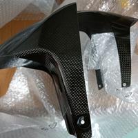 Protezioni in carbonio per Aprilia RSV4 RF 2018