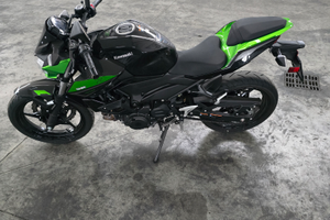 Moto kawasaki z 400
