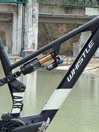 Whistle  AXR CA 5.6 29'' 160mm 12v 800Wh DJI