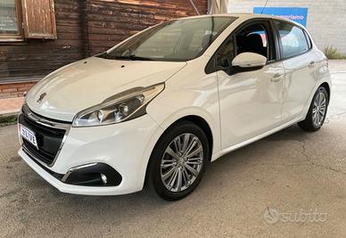 Peugeot 208 PureTech 82 5 porte Allure