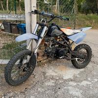 Pit bike