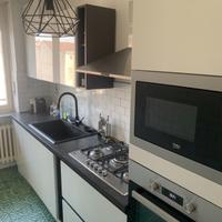 Cucina compresa con elettrodomestici Beko