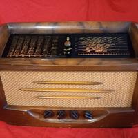 Radio d'epoca anni 40 MAGNADYNE SV87 modificata