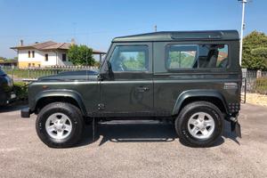 Land Rover Defender 90 2.4 TD4 Station Wagon S