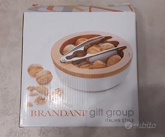 Porta noci con spaccanoci 