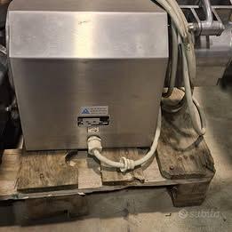 GRATTUGIA ELETTRICA PER PANE E FORMAGGIO