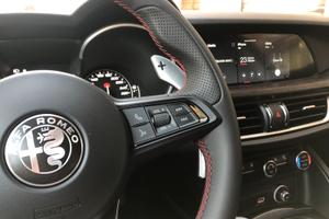 Alfa Stelvio rosso edizione