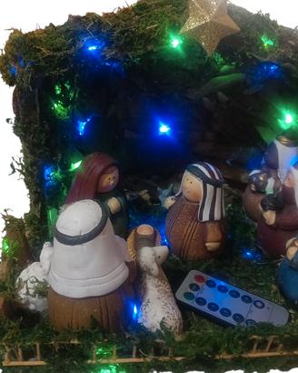 presepe fatto a mano con con stat. thun .completo.