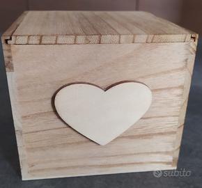 Scatola shabby chic in legno chiaro 