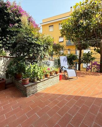 5 LOCALI A GENOVA