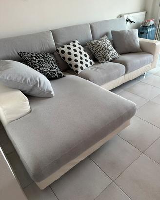 Divano poltronesofà con penisola