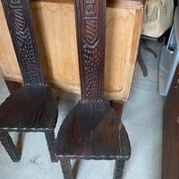 Sedie spagnole intagliate in legno