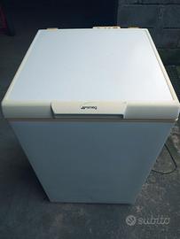 Congelatore a colonna Smeg.
