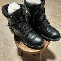 scarpe stivaletto nere con pellicciotto