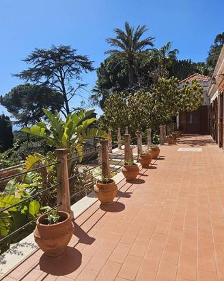 Villa di 403 m² con più di 5 locali a Messina
