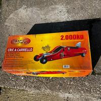 Cric a carrello per auto