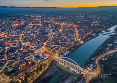 Immobile di 200 m² con 2 locali a Alessandria