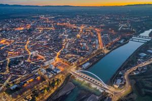 Immobile di 200 m² con 2 locali a Alessandria