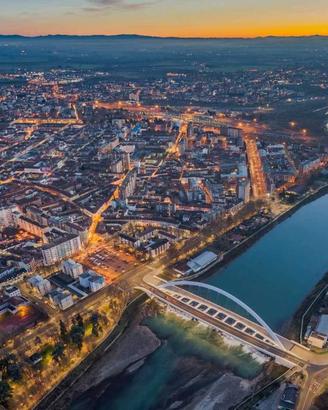 Immobile di 200 m² con 2 locali a Alessandria