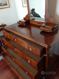 comò a 4 cassetti con specchiera 